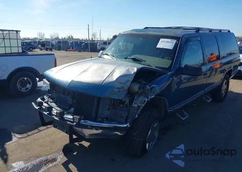 1995 Chevrolet Suburban K1500 из США, поврежденный, VIN 1GNFK16K6SJ332595